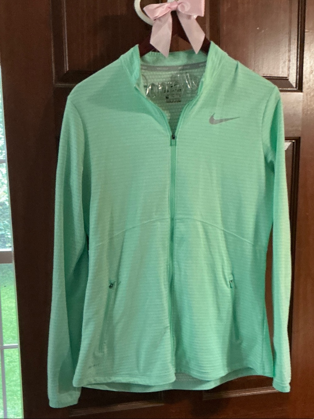 Nike Women's Mint Green Lightweight Full-Zip Jacket